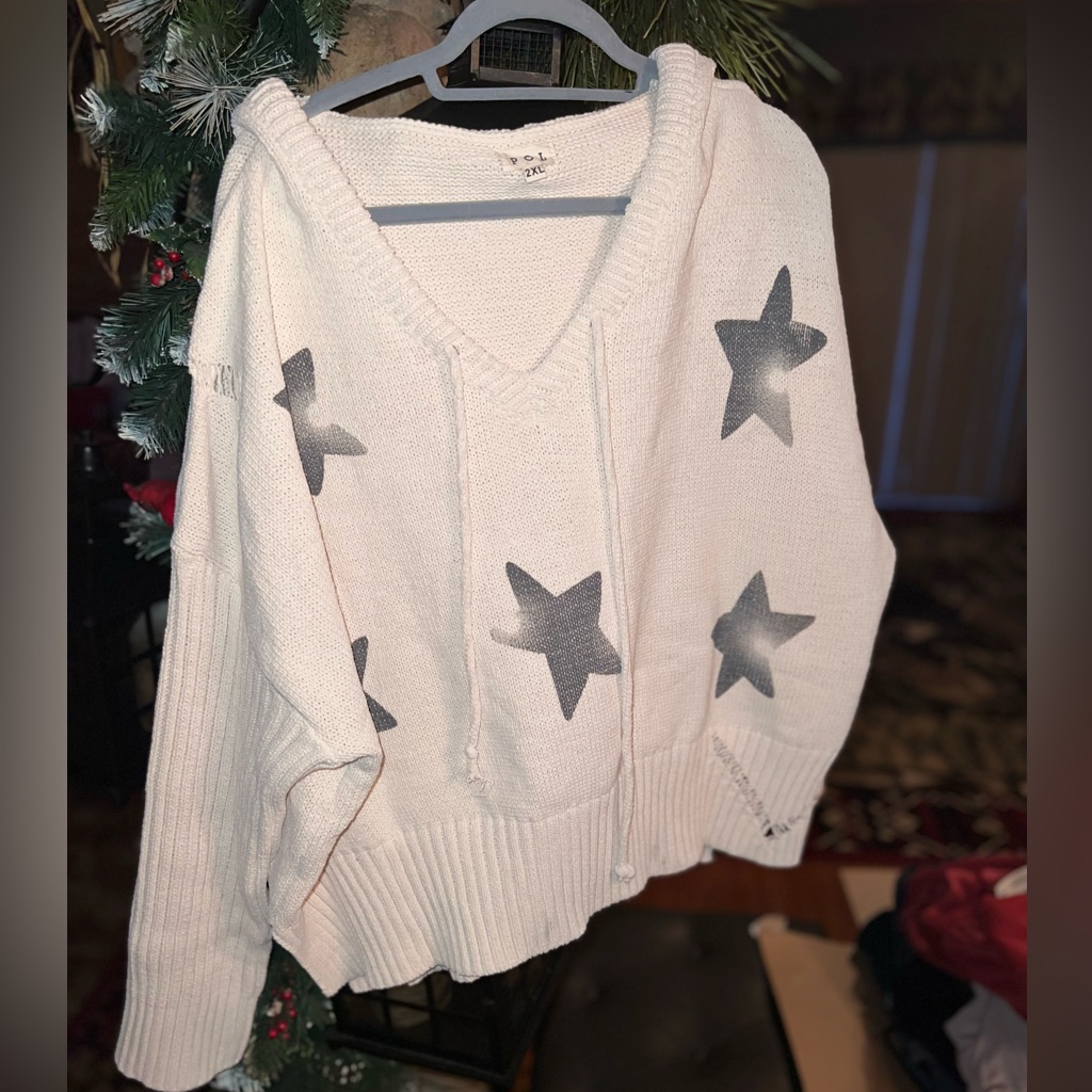 Pol Star Sweater With Hood